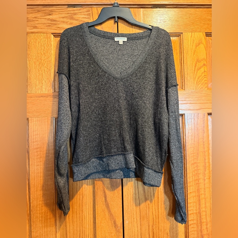 EARTHBOUND Textured Gray Sweater size Medium